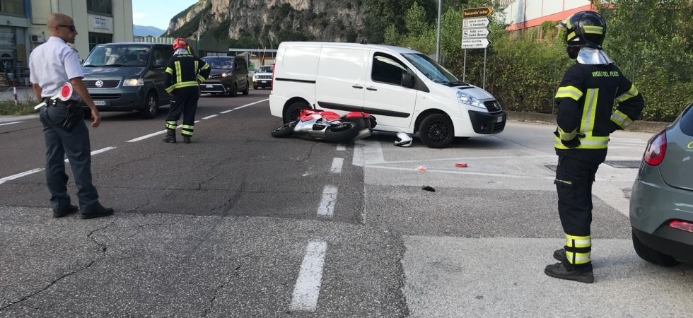 Moto contro furgone, incidente tra Trento e Besenello